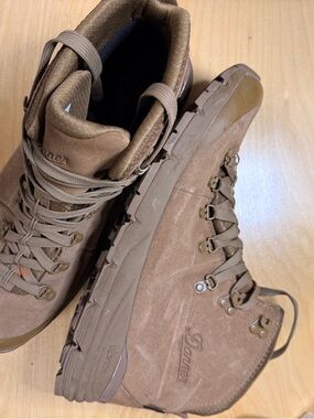 Danner Mountain 600 Men's Tan Suede Hiker Boots waterproof